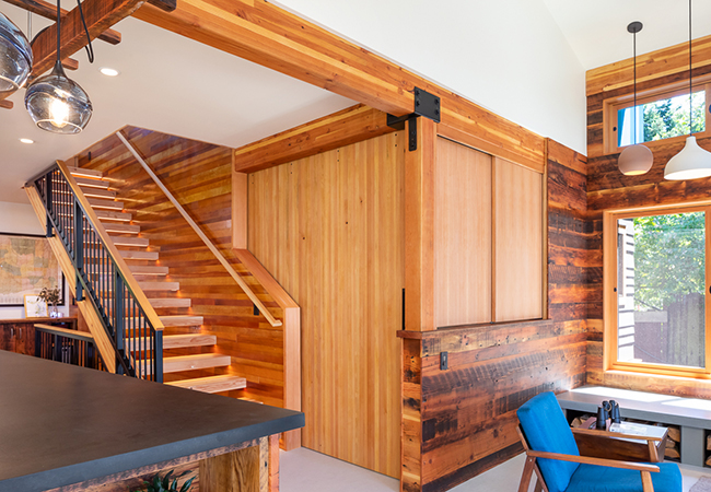 Flexible spaces for guests and for play